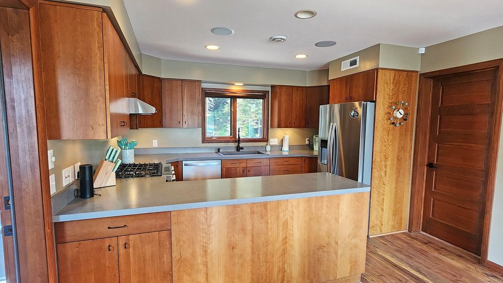 989 Lake Of The Woods Lane, Bigfork, MT 59911 photo 11