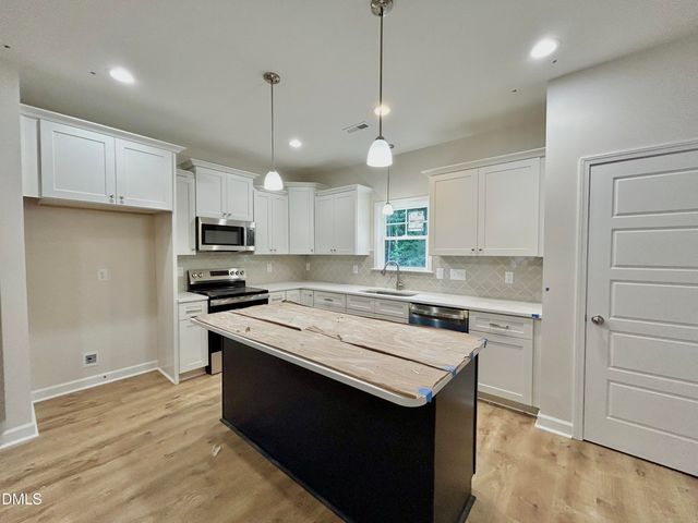 1749 Walnut Run Drive, Deep Run, NC 28525