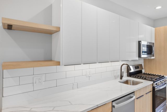 1318 W Birchwood Avenue 3, Chicago, IL 60626