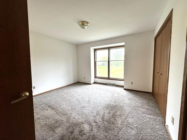 222 Granary CIRCLE, Hartland, WI 53029