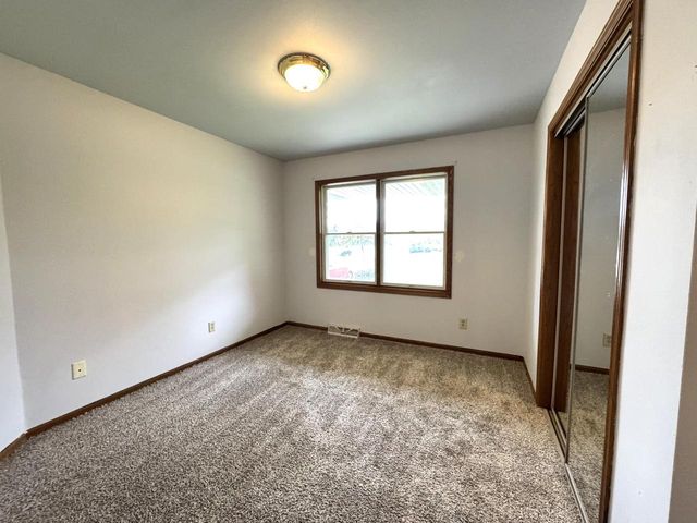 222 Granary CIRCLE, Hartland, WI 53029