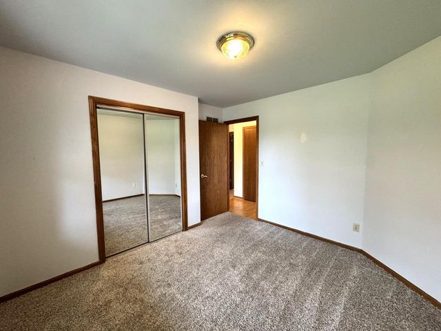 222 Granary CIRCLE, Hartland, WI 53029