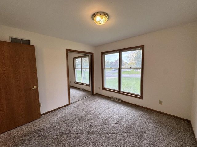 222 Granary CIRCLE, Hartland, WI 53029