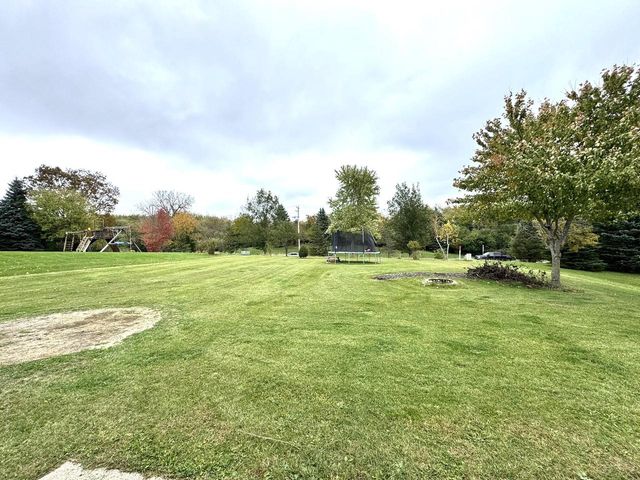 222 Granary CIRCLE, Hartland, WI 53029