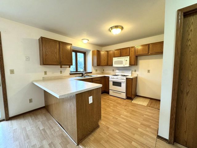 222 Granary CIRCLE, Hartland, WI 53029