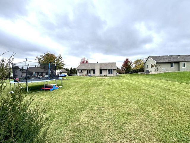 222 Granary CIRCLE, Hartland, WI 53029