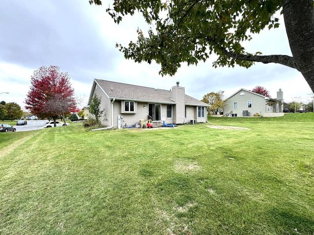 222 Granary CIRCLE, Hartland, WI 53029
