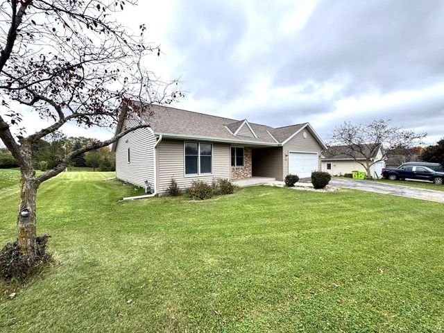 222 Granary CIRCLE, Hartland, WI 53029