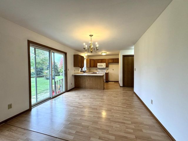 222 Granary CIRCLE, Hartland, WI 53029