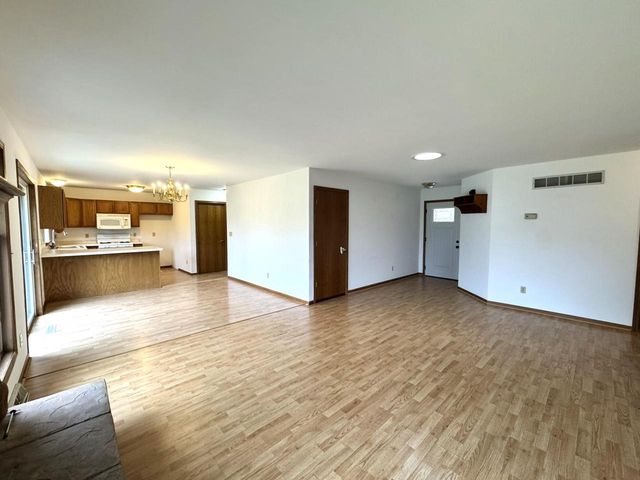 222 Granary CIRCLE, Hartland, WI 53029