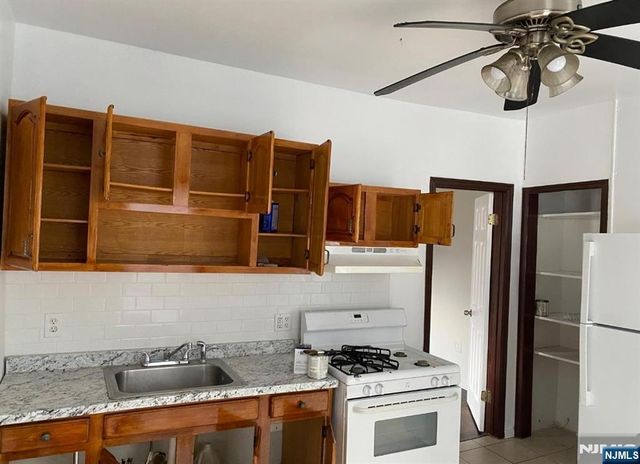 148 Garside Street, Newark, NJ 07104