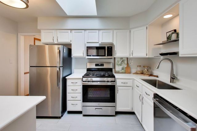 1220 N Maple Avenue, La Grange Park, IL 60526