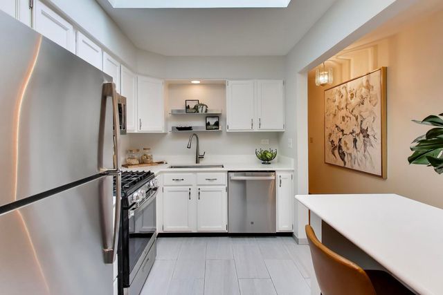 1220 N Maple Avenue, La Grange Park, IL 60526