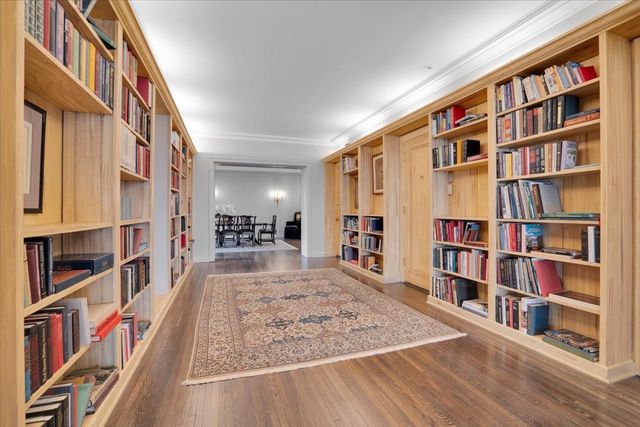 229 E Lake Shore Drive 10E, Chicago, IL 60611