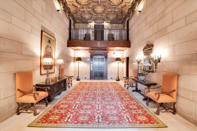 229 E Lake Shore Drive 10E, Chicago, IL 60611