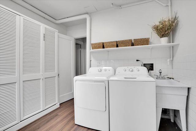 229 E Lake Shore Drive 10E, Chicago, IL 60611