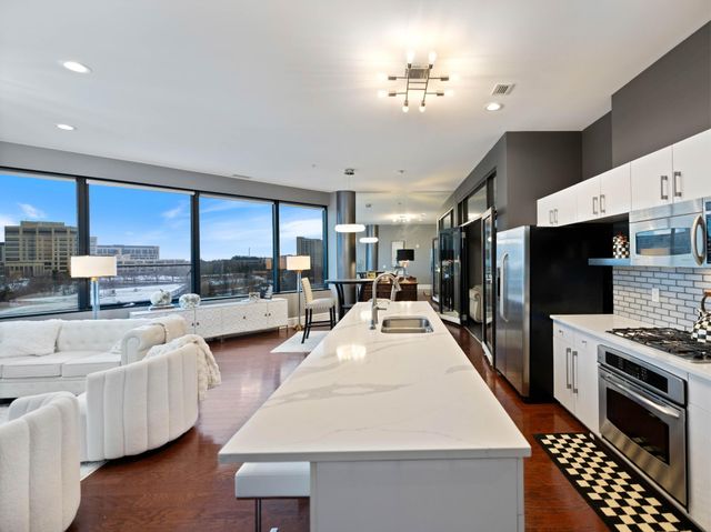 5601 Smetana Drive 808, Hopkins, MN 55343