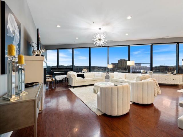 5601 Smetana Drive 808, Hopkins, MN 55343