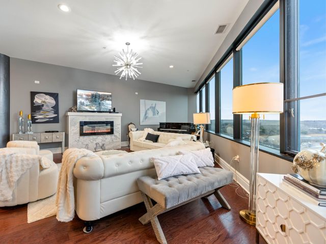 5601 Smetana Drive 808, Hopkins, MN 55343