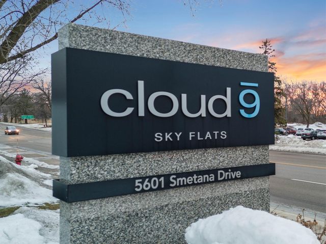 5601 Smetana Drive 808, Hopkins, MN 55343