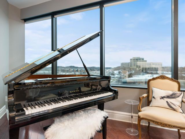 5601 Smetana Drive 808, Hopkins, MN 55343