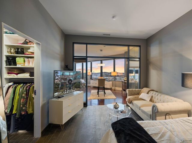 5601 Smetana Drive 808, Hopkins, MN 55343