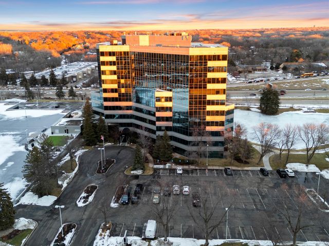 5601 Smetana Drive 808, Hopkins, MN 55343