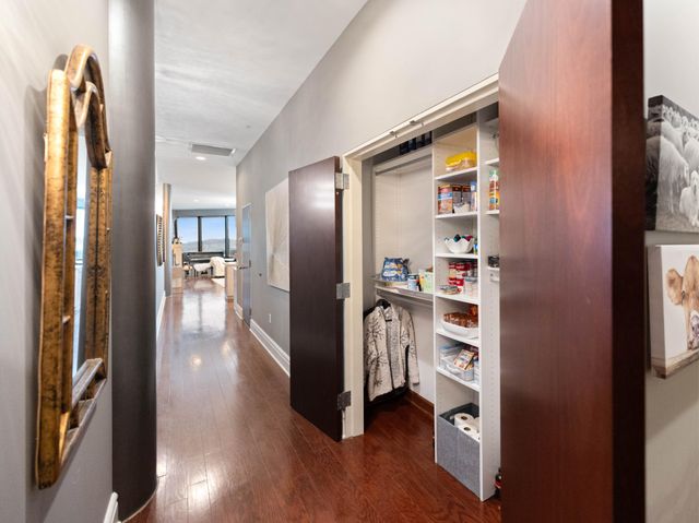 5601 Smetana Drive 808, Hopkins, MN 55343