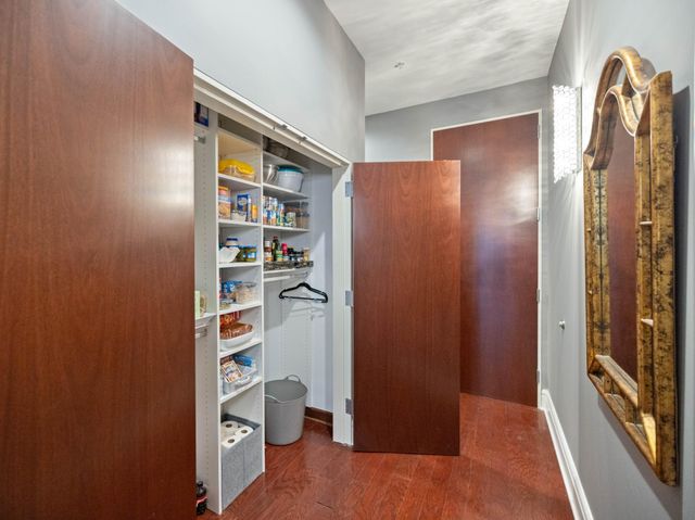 5601 Smetana Drive 808, Hopkins, MN 55343