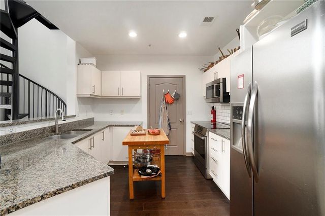 390 17th Street NW 6013, Atlanta, GA 30363