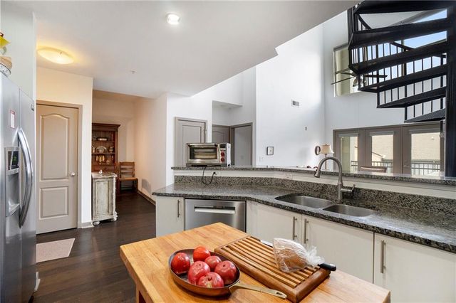 390 17th Street NW 6013, Atlanta, GA 30363