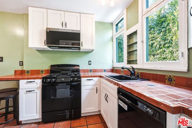 1284 S Cloverdale Avenue, Los Angeles, CA 90019
