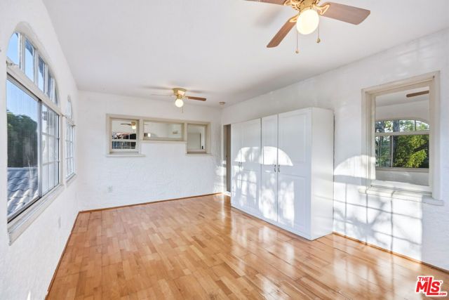 1284 S Cloverdale Avenue, Los Angeles, CA 90019