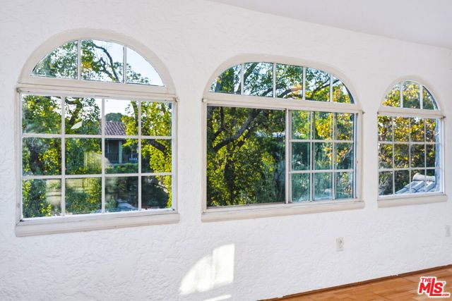 1284 S Cloverdale Avenue, Los Angeles, CA 90019