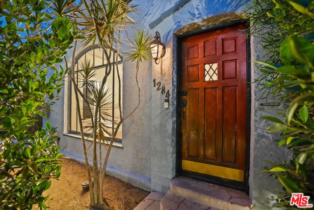 1284 S Cloverdale Avenue, Los Angeles, CA 90019