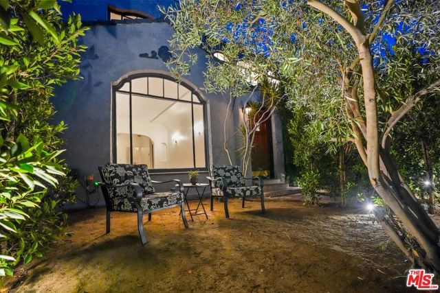 1284 S Cloverdale Avenue, Los Angeles, CA 90019