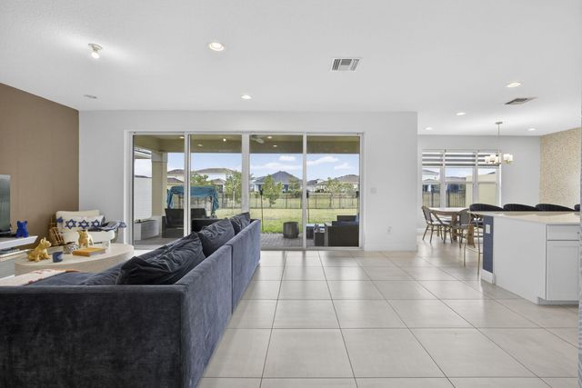 17235 Tawny Owl Trail, Loxahatchee, FL 33470