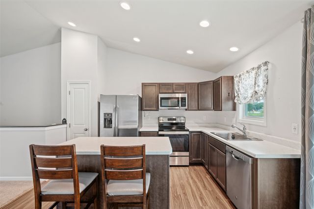 4456 E 48th Street, Des Moines, IA 50317