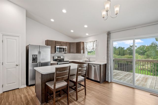4456 E 48th Street, Des Moines, IA 50317