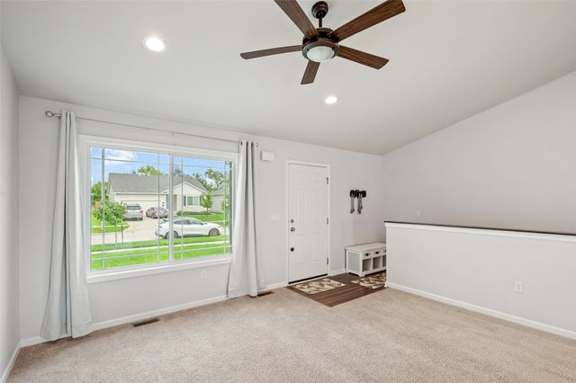 4456 E 48th Street, Des Moines, IA 50317