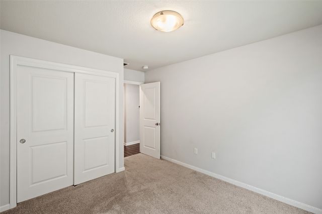 4456 E 48th Street, Des Moines, IA 50317