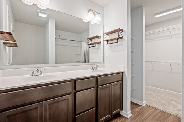 4456 E 48th Street, Des Moines, IA 50317