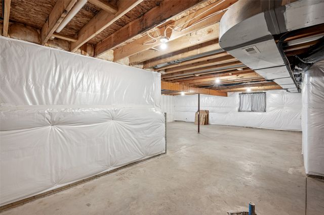 4456 E 48th Street, Des Moines, IA 50317