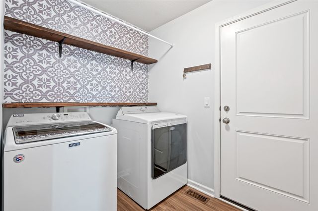 4456 E 48th Street, Des Moines, IA 50317