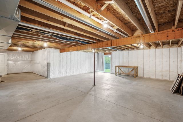4456 E 48th Street, Des Moines, IA 50317