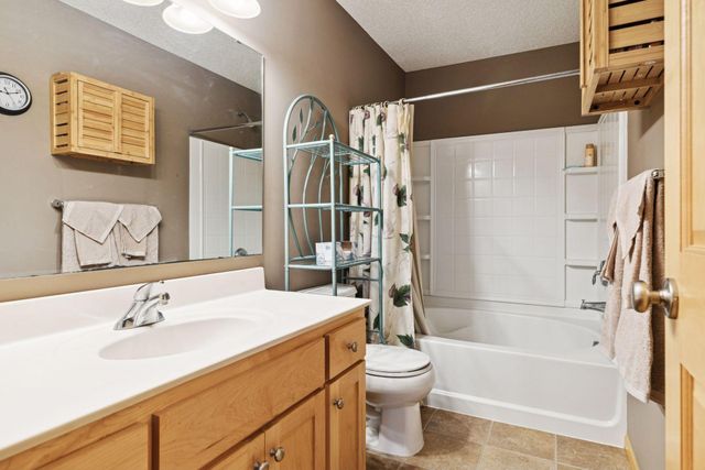 3124 Frontier Drive, Woodbury, MN 55129