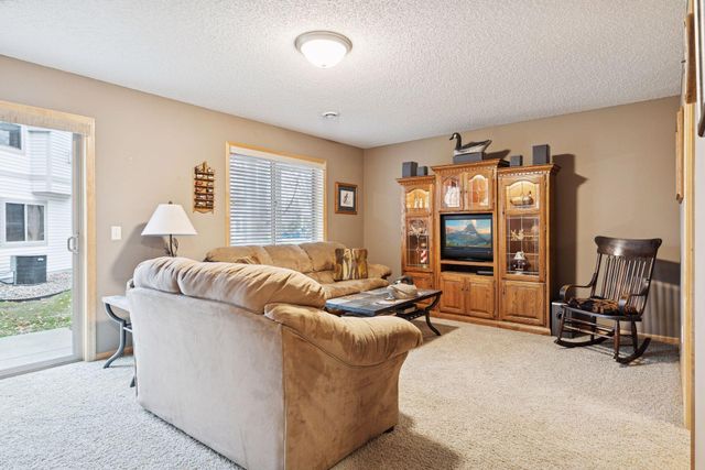 3124 Frontier Drive, Woodbury, MN 55129