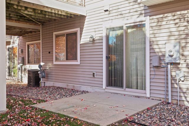 3124 Frontier Drive, Woodbury, MN 55129