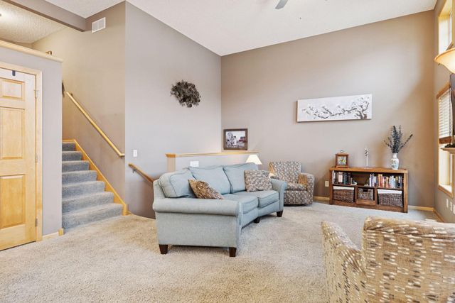 3124 Frontier Drive, Woodbury, MN 55129