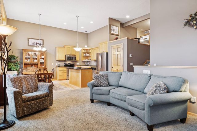 3124 Frontier Drive, Woodbury, MN 55129